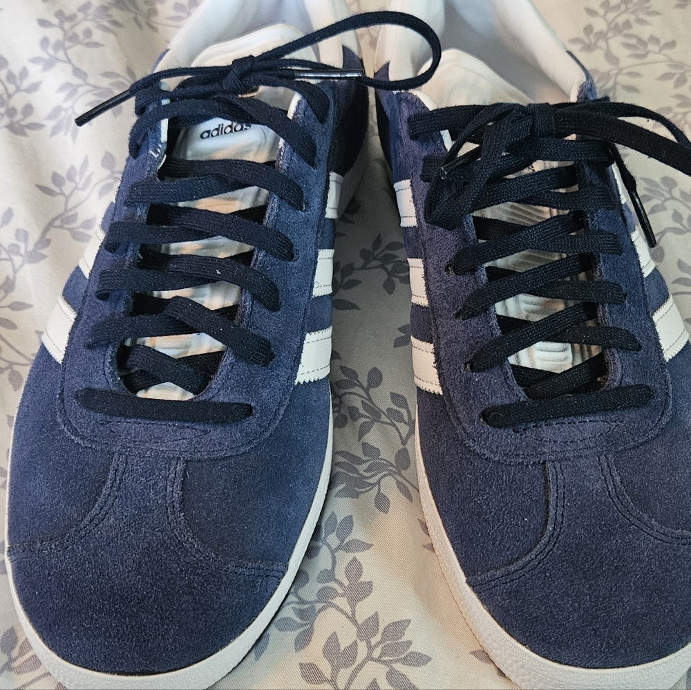 Adidas Gazelle Men’s Navy Suede Low-Top Sneakers with White Stripes